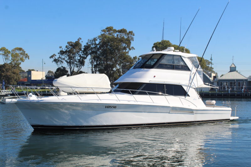 RIVIERA 48 ENCLOSED FLYBRIDGE 2004