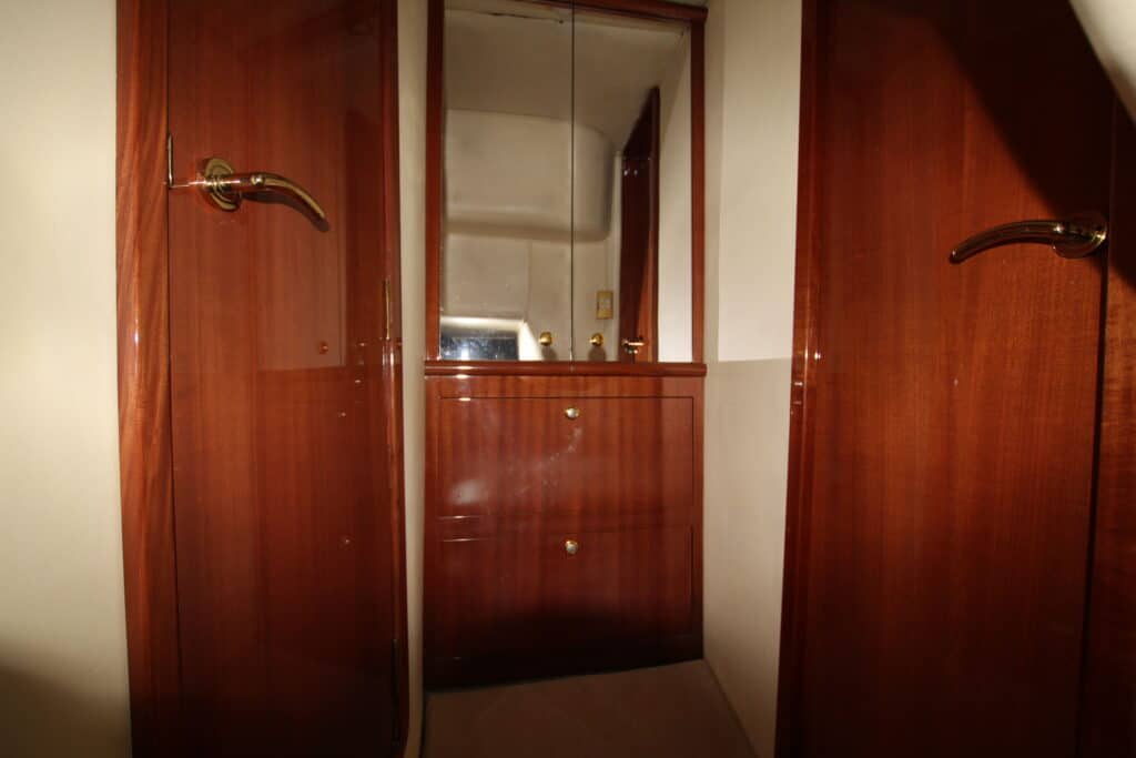 Listing Page 24 IMG 5313